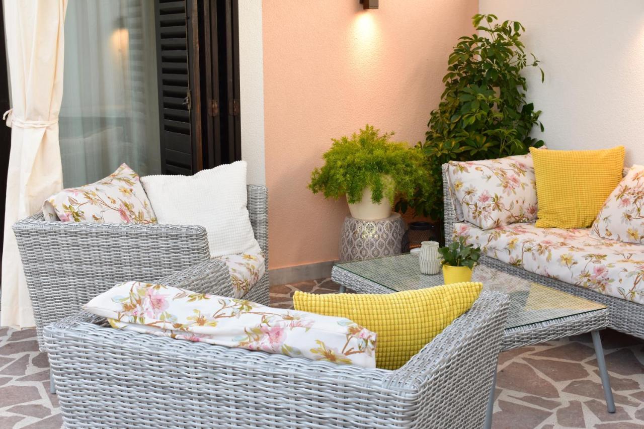 Apartmani Julija Vodice Dış mekan fotoğraf